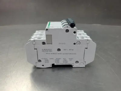 Schneider Electric 60183 MULTI 9 (C60 35A) Circuit Breaker, 3-Pole 35A. 4A-33/2