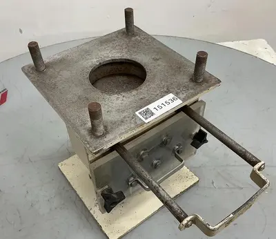 USED METAL FABRICATOR NO MODEL NUMBER / NO TAG