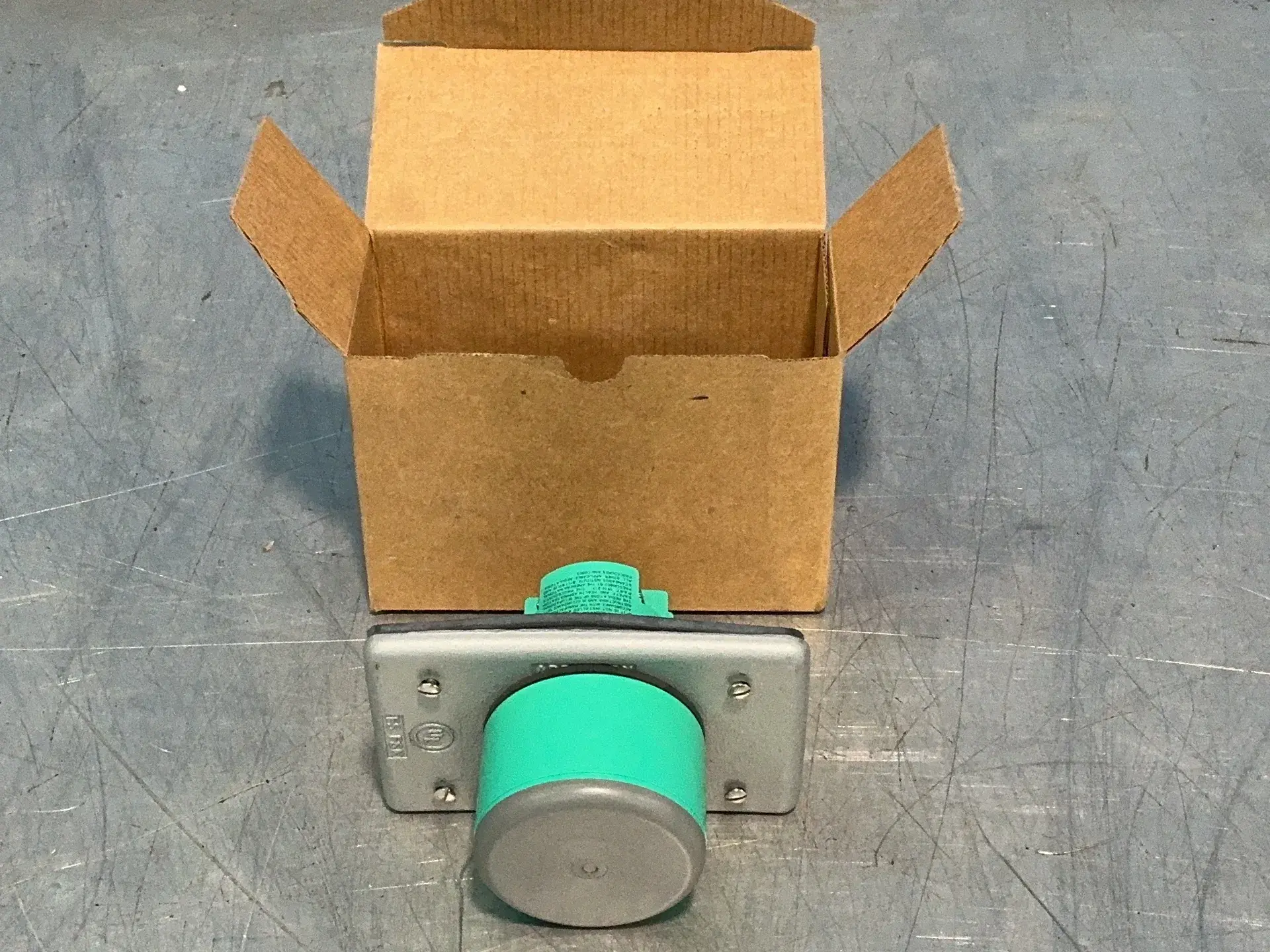 New | in-Stock PEPPERL+FUCHS PB20086 Proximity Sensors Ohio US | HGR 24 #1312208