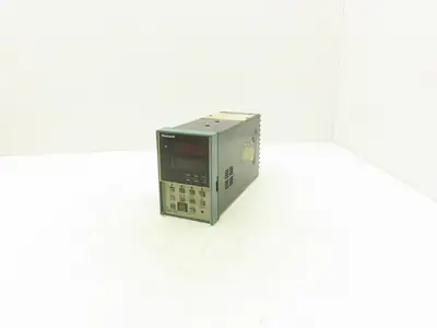 Honeywell DC4000  Digital Temperature Controller DC4000 5GTC1400000 120/240V