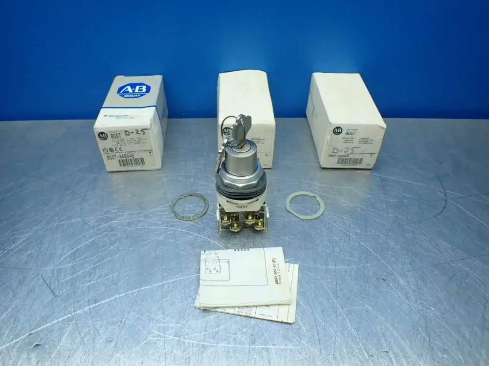 NEW ALLENBRADLEY 800TH4804B