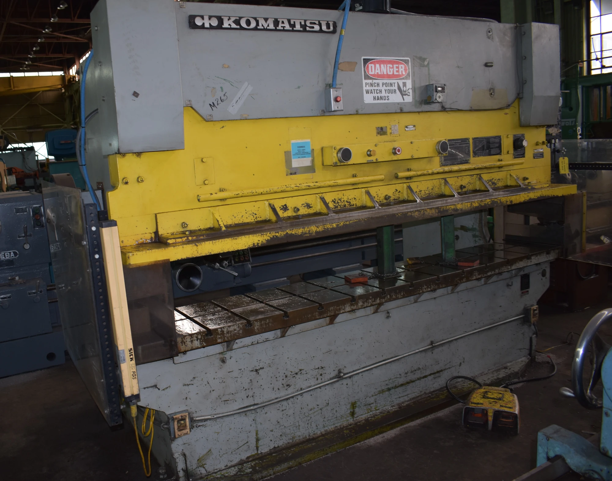10' KOMATSU "PHS110x310" 120-TON WIDE-BED HYDRAULIC PRESS BRAKE w/18” x 122” T-SLOTTED BED & RAM