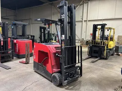 Used 2017 RAYMOND 425C50TT 3-Wheel Stand up Electric Counterbalance Forklifts Illinois US | Somerset Equipment Sales #1546283