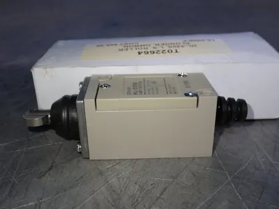 NEW OMRON HL5200