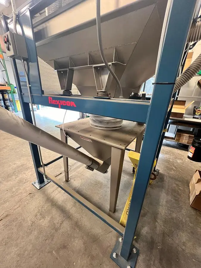 USED 2021 FLEXICON CORPORATION BFH-C-X BULK-OUT SYSTEM WITH FLEXIBLE SCREW CONVEYOR