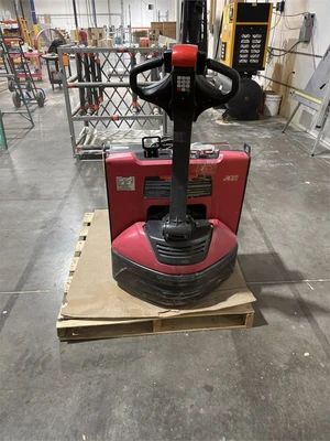 Used RAYMOND "8210" Pallet Jacks Texas US | MachineryMax #1486558