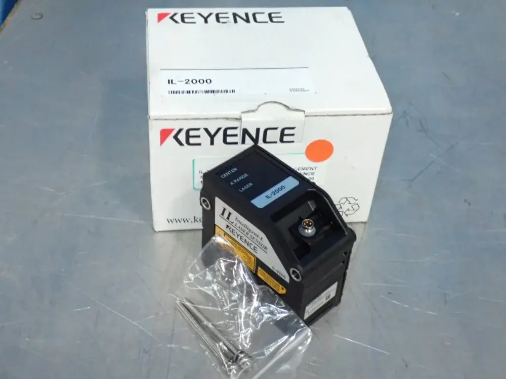 NEW 2019 KEYENCE IL2000