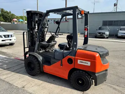 Used 2018 TOYOTA 8FDU30 Misc Forklifts Florida US | Truck and Van Outlet #1506273