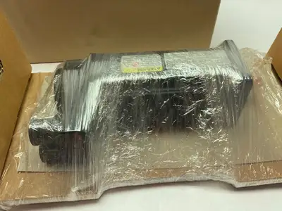New | in-Stock BOSCH REXROTH SYNCHRYONOUS SERVO MOTOR 3-PHASE Servo Motors | Maverick Industrial Sales #1111432