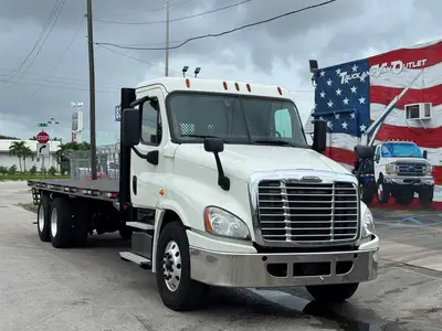 Used 2018 FREIGHTLINER CASCADIA Conventional trucks Florida US | Truck and Van Outlet #1509230
