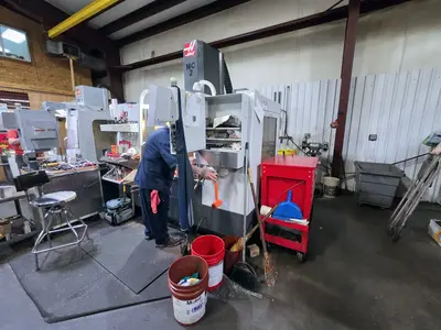 Used 2010 HAAS VF-2 Vertical Machining Centers Illinois US | Machinery Marketing International #1323243