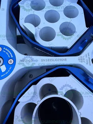 USED EPPENDORF 5910RI REFRIGERATED CENTRIFUGE W/ S-4X UNIVERSAL ROTOR 4500 RPM