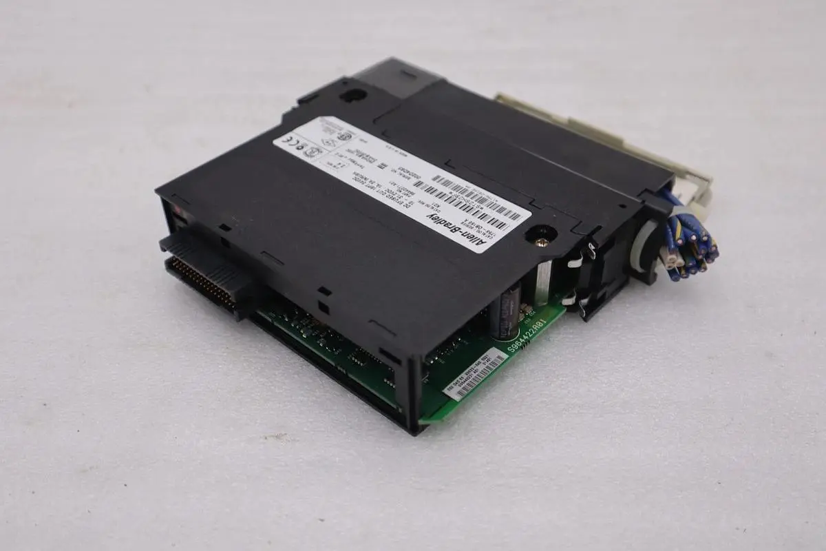 AB Allen-Bradley 1756-OB16E Module Series A STOCK 5339A