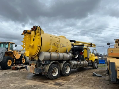 2001 International 2554 6x4 Vactor Vacuum Truck 275HP, 82k Mi