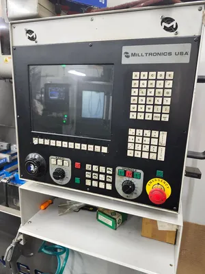 2010 MILLTRONICS VM25 Vertical Machining Centers | Machinery Resources International (15)