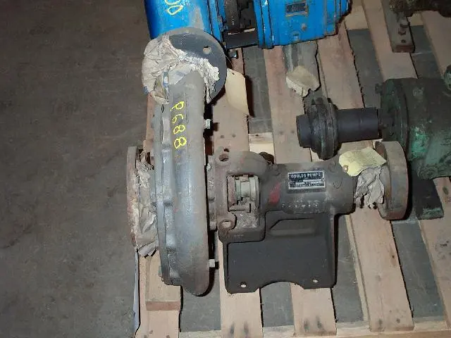 USED GOULDS 3196