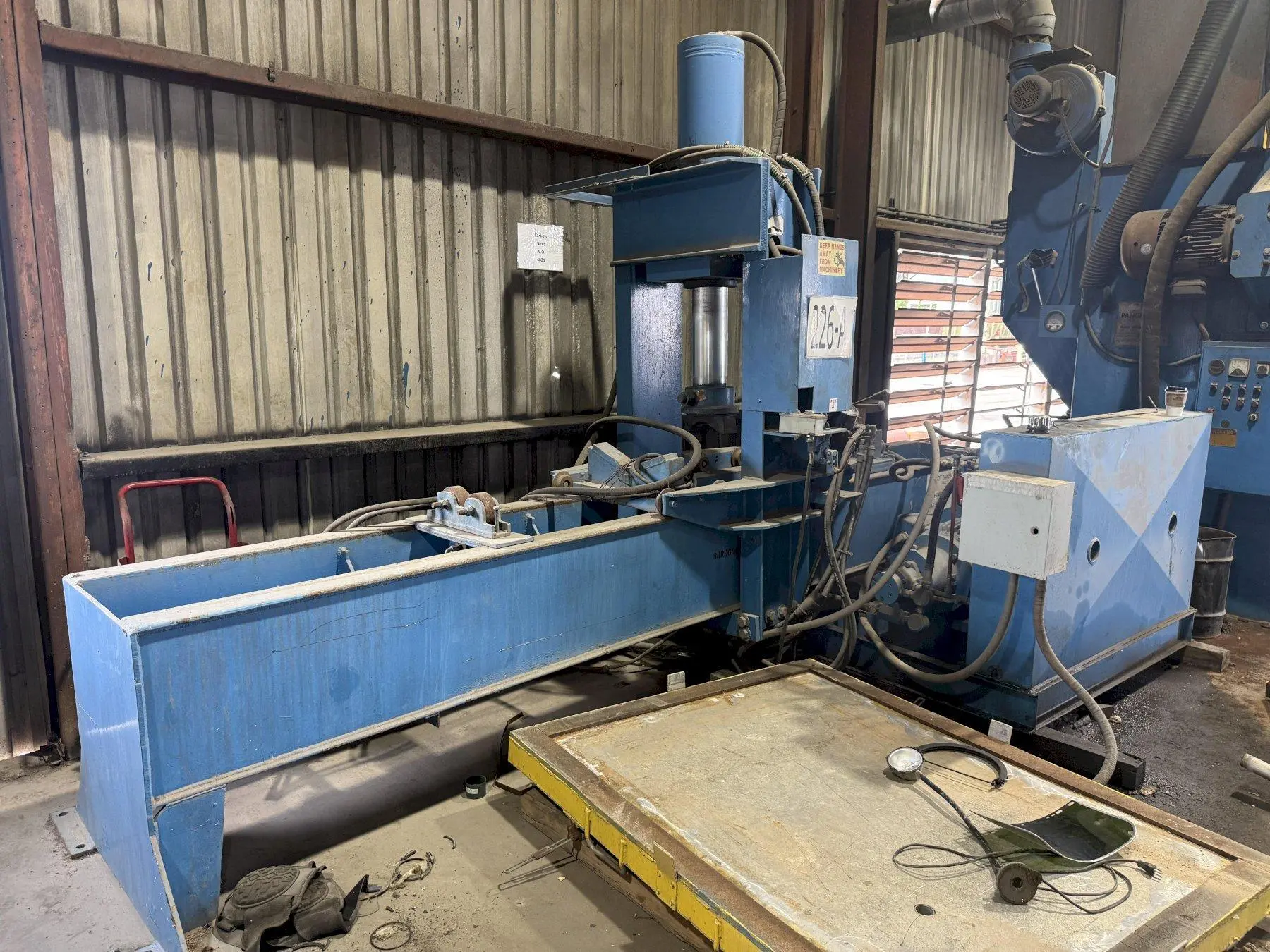 200 TON X 15' JAVELINA TRAVELING HEAD ROLLING FRAME HYDRAULIC STRAIGHTENING PRESS: YOBRO #25136