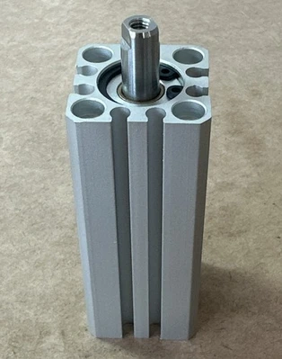 NEW SMC CDQSB16-40DC
