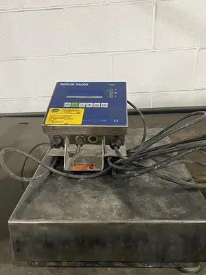USED METTER TOLEDO SCALE UB