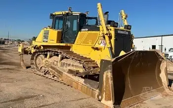 USED 2017 Komatsu D155AXi-8
