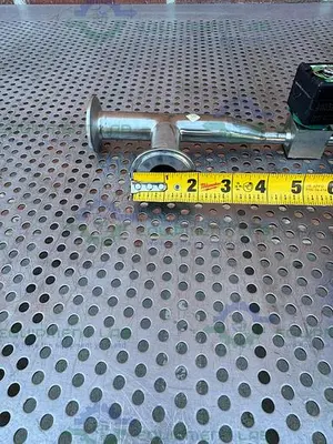 USED ASCO SC XB262C036E SOLENOID VALVE W/ 3 WAY PIPE  1" SANITARY FITTING