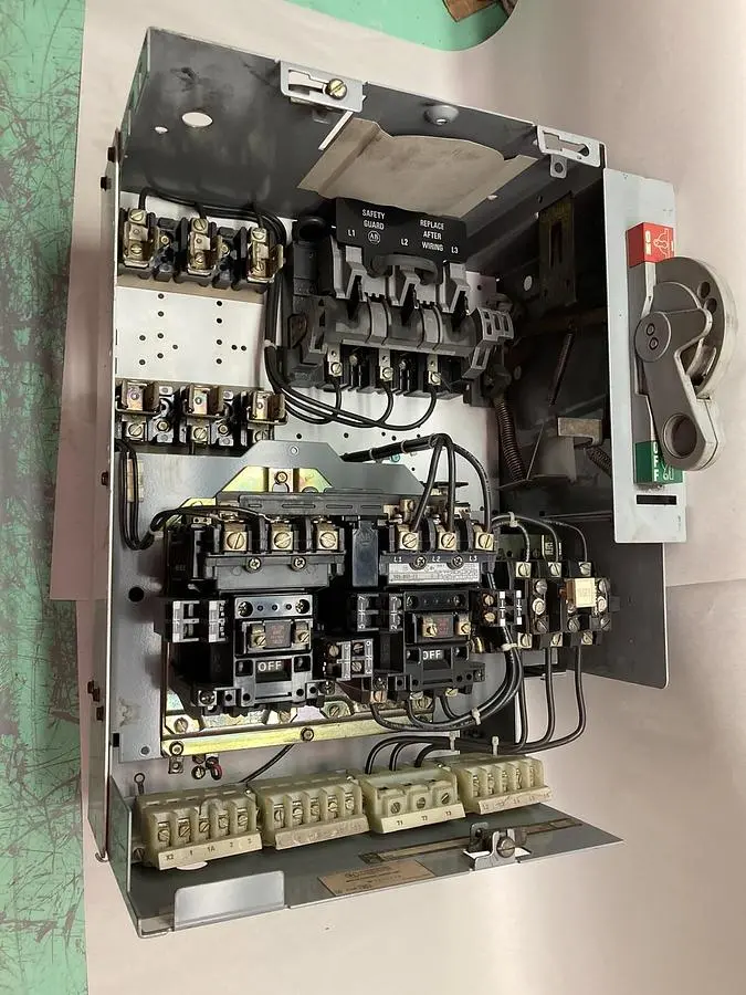 USED ALLEN BRADLEY 2106B-BDB-1-4RR-6X-24R-79U-901