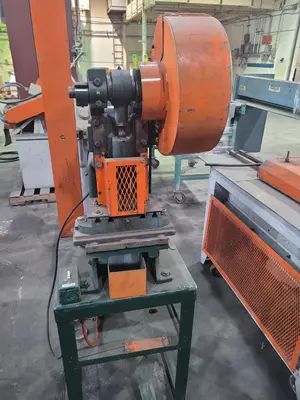 1943 BENCHMASTER 151 Stamping Presses | MD Equipment Services LLC (1)