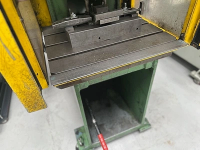 Used 2002 HARE 25HP Hydraulic Presses GB | Charter Auctions #1398553