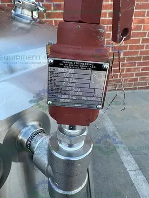 USED DCI 500 LITER STAINLESS STEEL JACKETED REACTOR 45 PSI W/ 0.5 HP MIXER