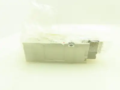 SMC SY7140-5LOZ Pneumatic Solenoid Valve 0.15-0.7MPa 24 VDC