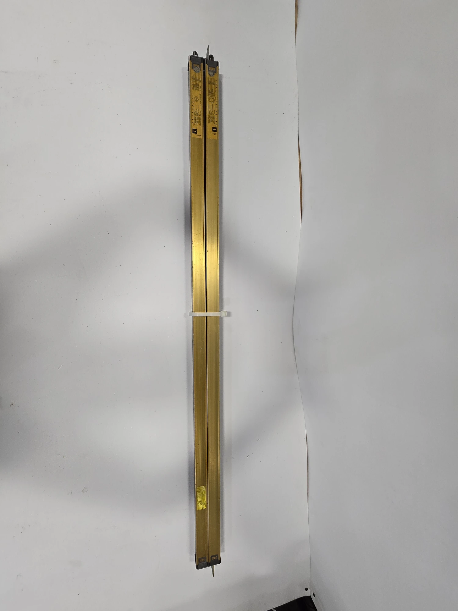 USED OMRON F3SN-A1207P25-D/F3SN-A1207P25-L