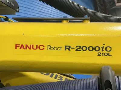 USED 2020 FANUC R2000IC 210L