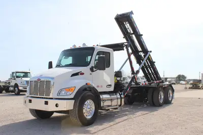 New | in-Stock 2027 PETERBILT 548 Rolloff Trucks Texas US | Roll Off Truck World #1492019