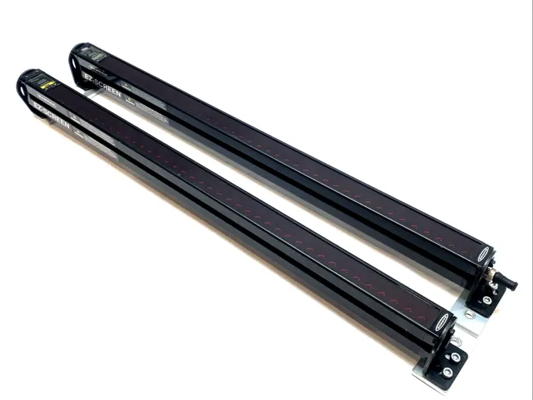 Used BANNER EZ-SCREEN LIGHT CURTAIN SET /SLSCR30-600Q8 EMITTER/RECEIVER Light Curtains & Grids | Maverick Industrial Sales #1104273