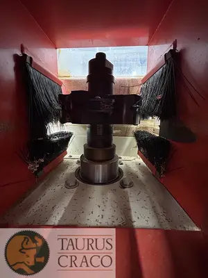 USED UNIQUE 313 MITRE DOOR MACHINE