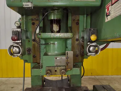 60 TON BLISS MODEL #C-60 OBI FLYWHEEL STAMPING PUNCH PRESS 4" STROKE: STOCK #23467