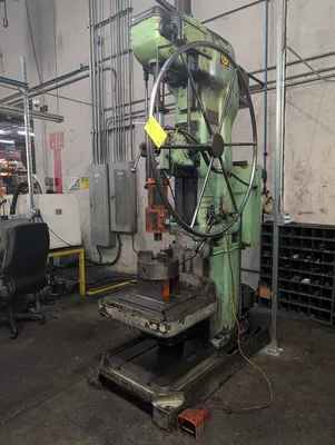 Used _UNKNOWN_ _UNKNOWN_ Drilling & Tapping Machines Texas US | IRS Auction #1320683