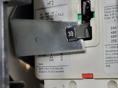 Used EATON SVX010A1-5A4N1 Switchgears British Columbia CA | Lenmark #240168