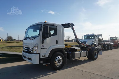 Used 2027 ISUZU FVR Hooklifts & Roll-Offs Texas US | Roll Off Truck World #1491763