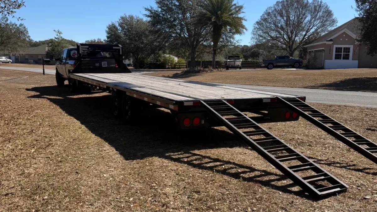 USED 2023 PJ Trailers LS-402