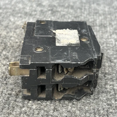 Used Square D Q0220 Circuit Breakers California US | Davliegogo LLC #1705964