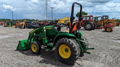USED 2015 JOHN DEERE 3033R