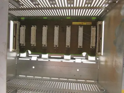 Bosch 1070075100-207 D-64711 CL200 PLC Rack 7 Slot Chassis