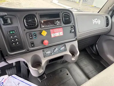 Used 2018 FREIGHTLINER M2 106 Tractors & Trailers Florida US | Truck and Van Outlet #1506266