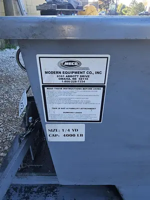 USED MODERN EQUIPMENT CO. 1/4 CU. YARD