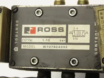 Ross W7076C4332 Pneumatic Directional 5/2 Double Solenoid Valve 24VDC