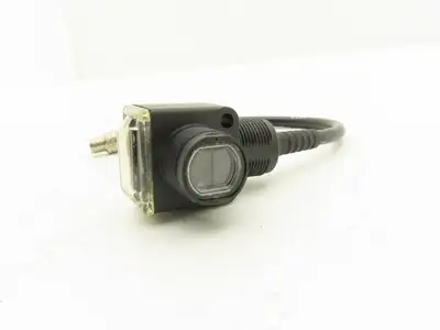 Allen Bradley 42EF-P2MPB-Y4 RightSight Photoelectric Sensor Photo Eye Ser D