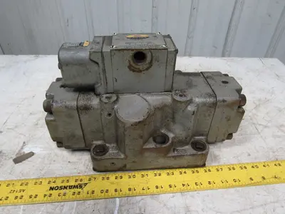 Racine L-30507 3000 PSI 4 Way Hydraulic Solenoid Control Valve 115V Coil