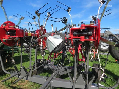 New | in-Stock 2024 MASSEY FERGUSON TD1008TRC Tedders Pennsylvania US | Zimmerman Farm Service #1409926