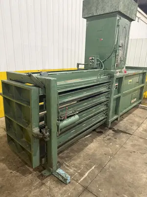30" X 42" BALEMASTER MODEL #360A CLOSED DOOR HORIZONTAL HYDRAULIC BALER: YOBRO #25089